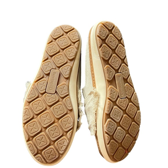 NWT Baretraps slides - Picture 2 of 3